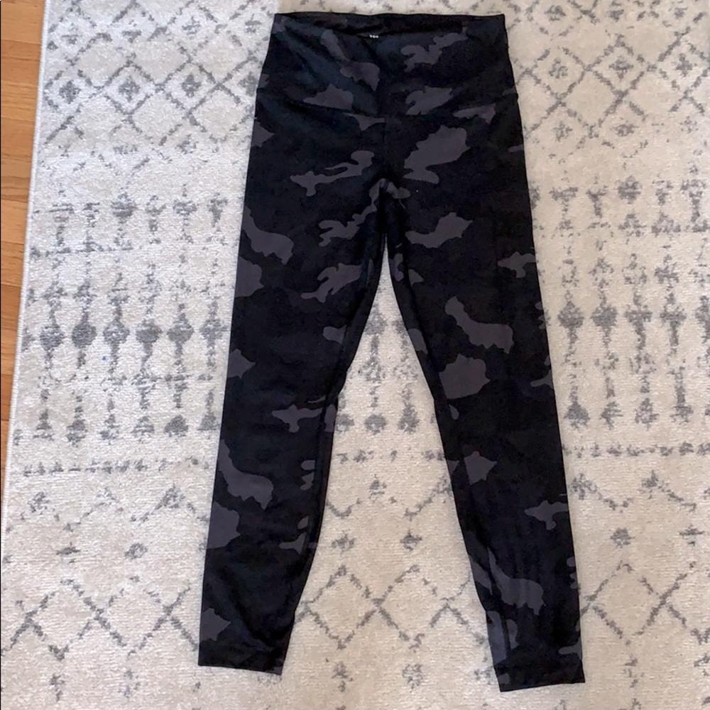 Yogalicious Lux Black Camo Leggings